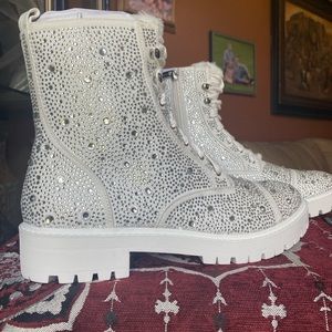 Jessica Simpson KALRIRAH2 hiker boot.